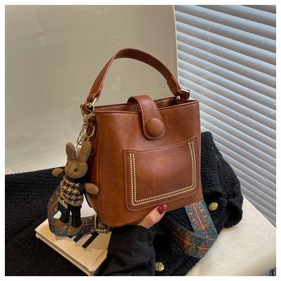 Retro Luxury Bags for Women 2025 New Korean Style Fashion Shoulder Crossbody Bag Niche Design Tote Bucket Bag with Wider straps